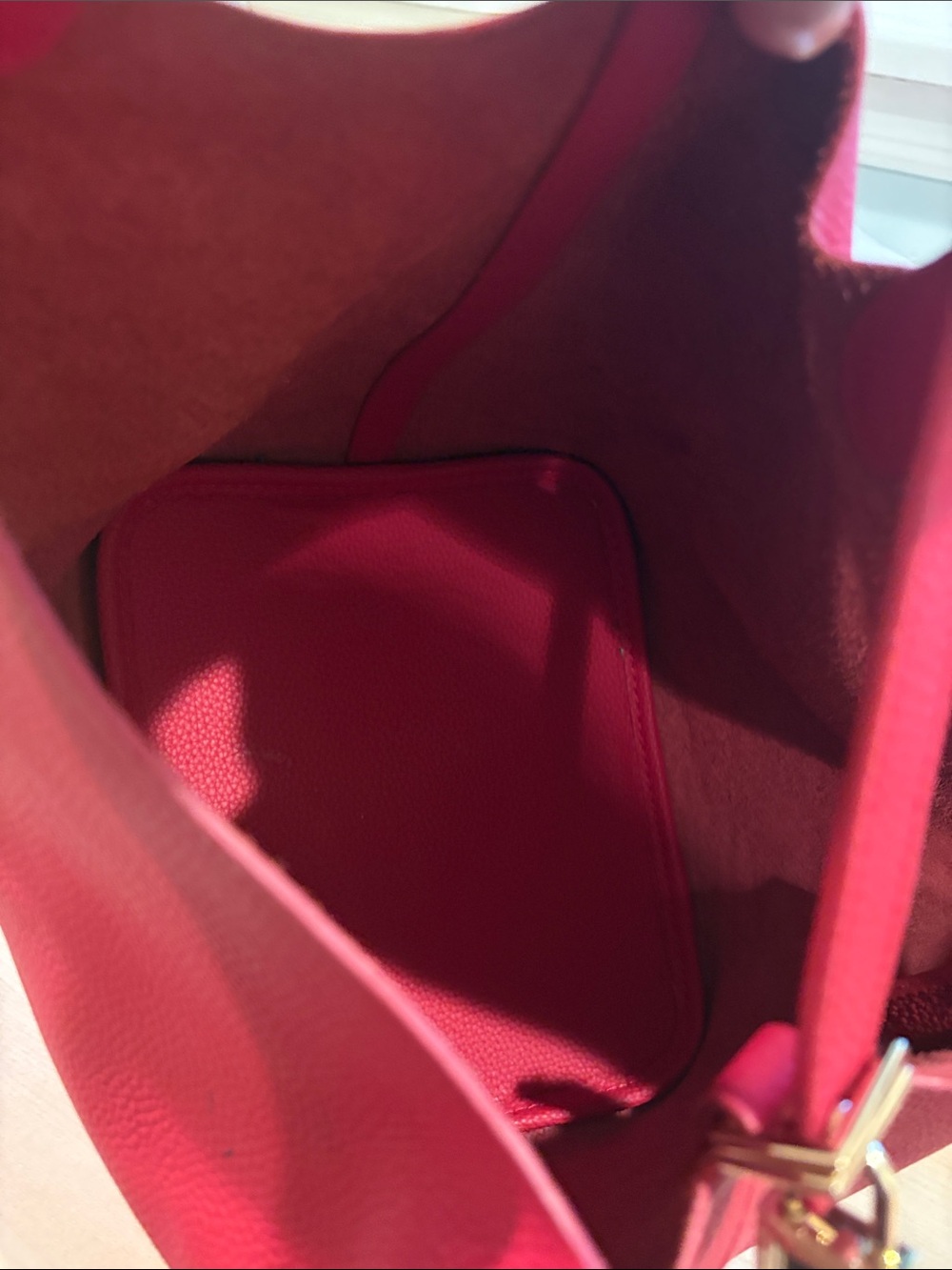Red Leather Bucket Tote Handbag - Unbranded - Picture 11 of 16